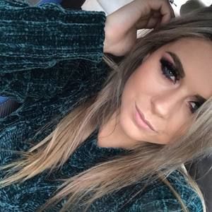 Meet your Posher, Crystal